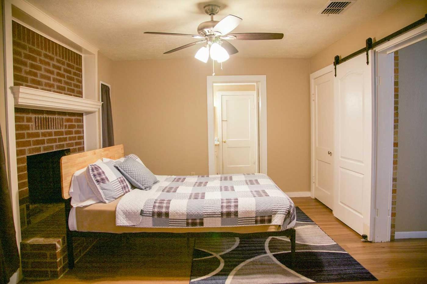 Shiner Country Inn Extérieur photo