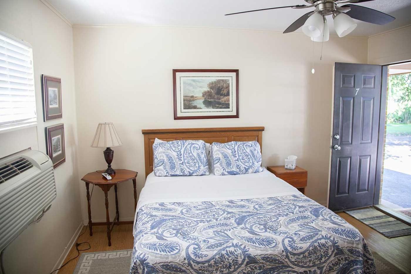 Shiner Country Inn Extérieur photo