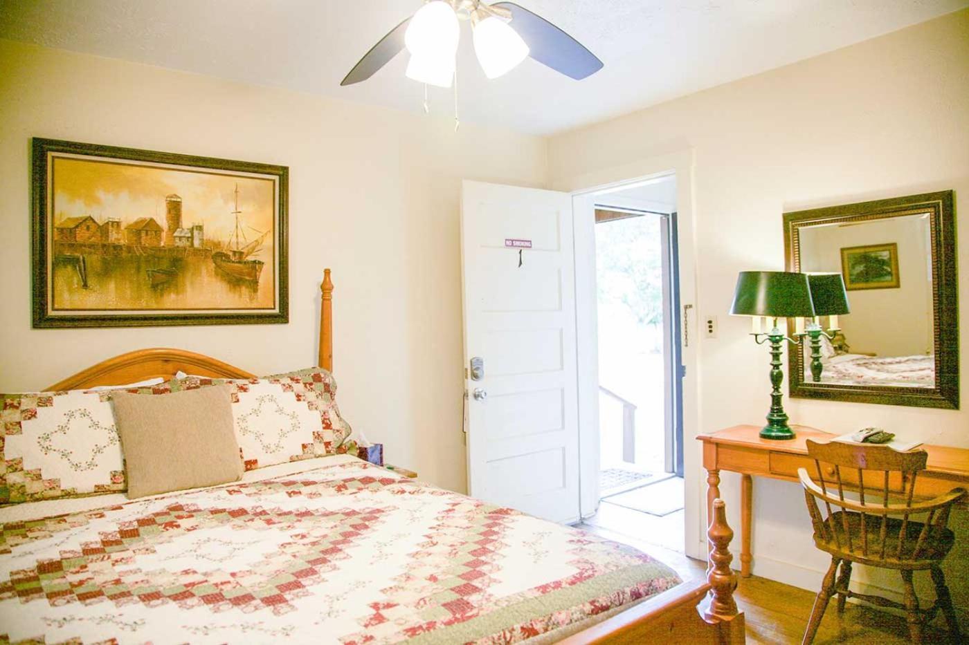Shiner Country Inn Extérieur photo
