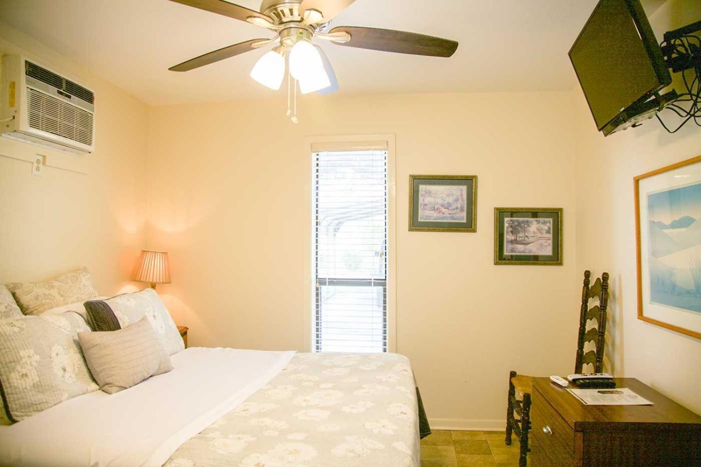 Shiner Country Inn Extérieur photo